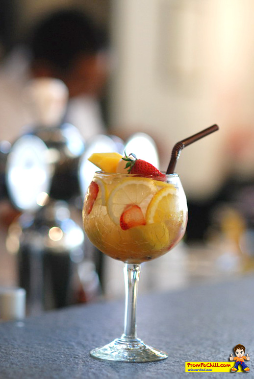 เครื่องดื่ม Cocktail ที่ชื่อ “AroyTisud” (อร่อยที่สุด) 